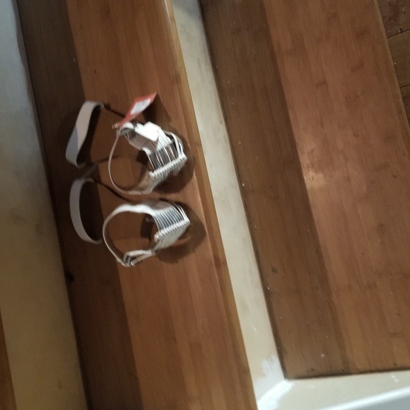 Shoes - Picture 3 of 4